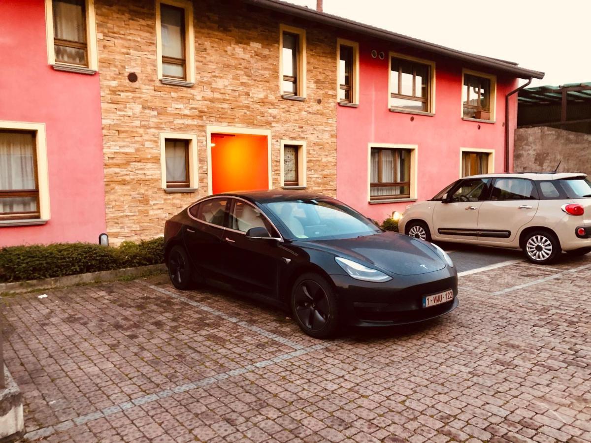 Bergamo Easy Airport Sleep&Fly Parking Leilighet Eksteriør bilde